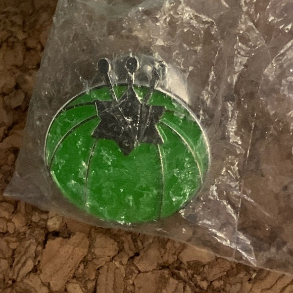 Jo-Ann Fabrics employee pins & Green Measuring Tape - and FAST Pin! - Picture 6 of 7